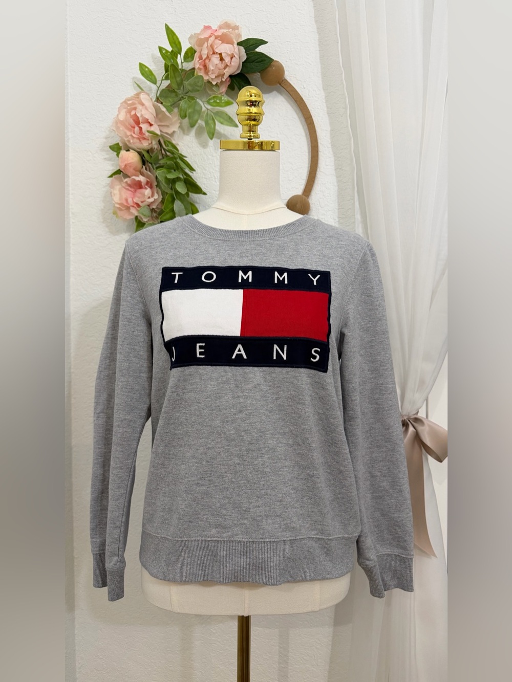 NEW Vintage Y2K Tommy Hilfiger Tommy Jeans Sweatshirt Red White Blue Flag XS